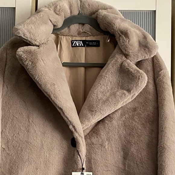 NEW Zara Lapel Collar Hide Pockets Front Bottom Closure Faux Fur Coat Size S - Picture 8 of 15
